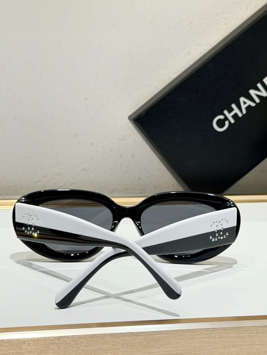 Picture of Chanel Sunglasses _SKUfw80880470fw